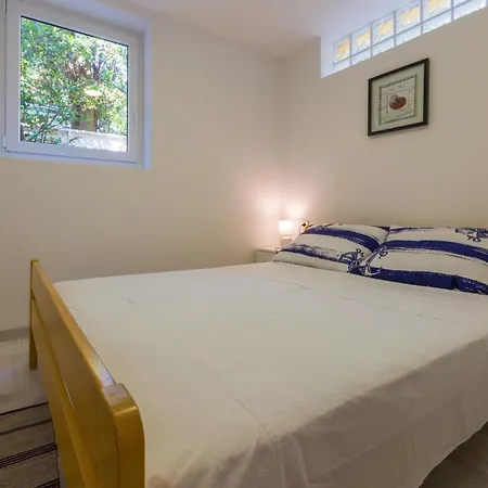 Visa Vikendica Krmpote-Vodice